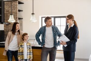 Best moving day tips for families